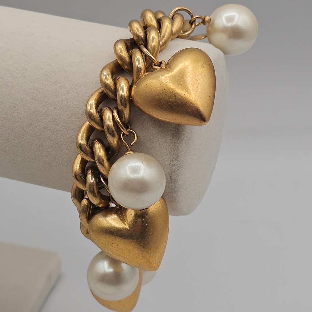 Anne Klein Puffy Heart Charm Bracelet Faux Pearl Chunky Gold Tone Chain 6.5in. - Picture 3 of 13